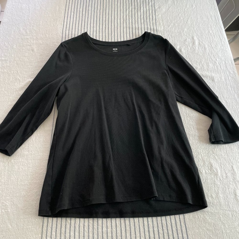 Uniqlo 3/4 Sleeve Black T-Shirt Size  XL